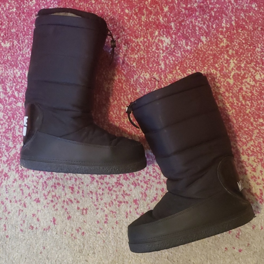 Moschino Moon Boots